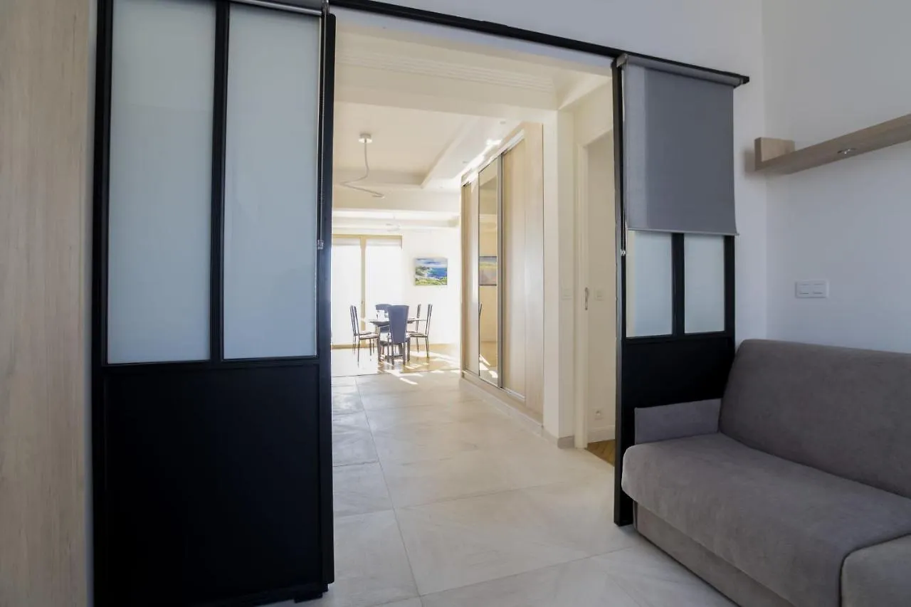 3-Br Apartment Sea View By The Beaches Cannes France