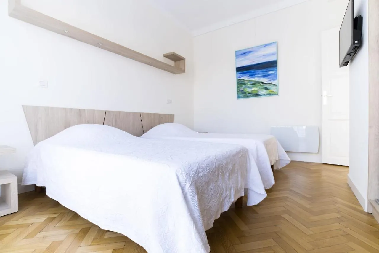 3-Br Apartment Sea View By The Beaches Cannes France