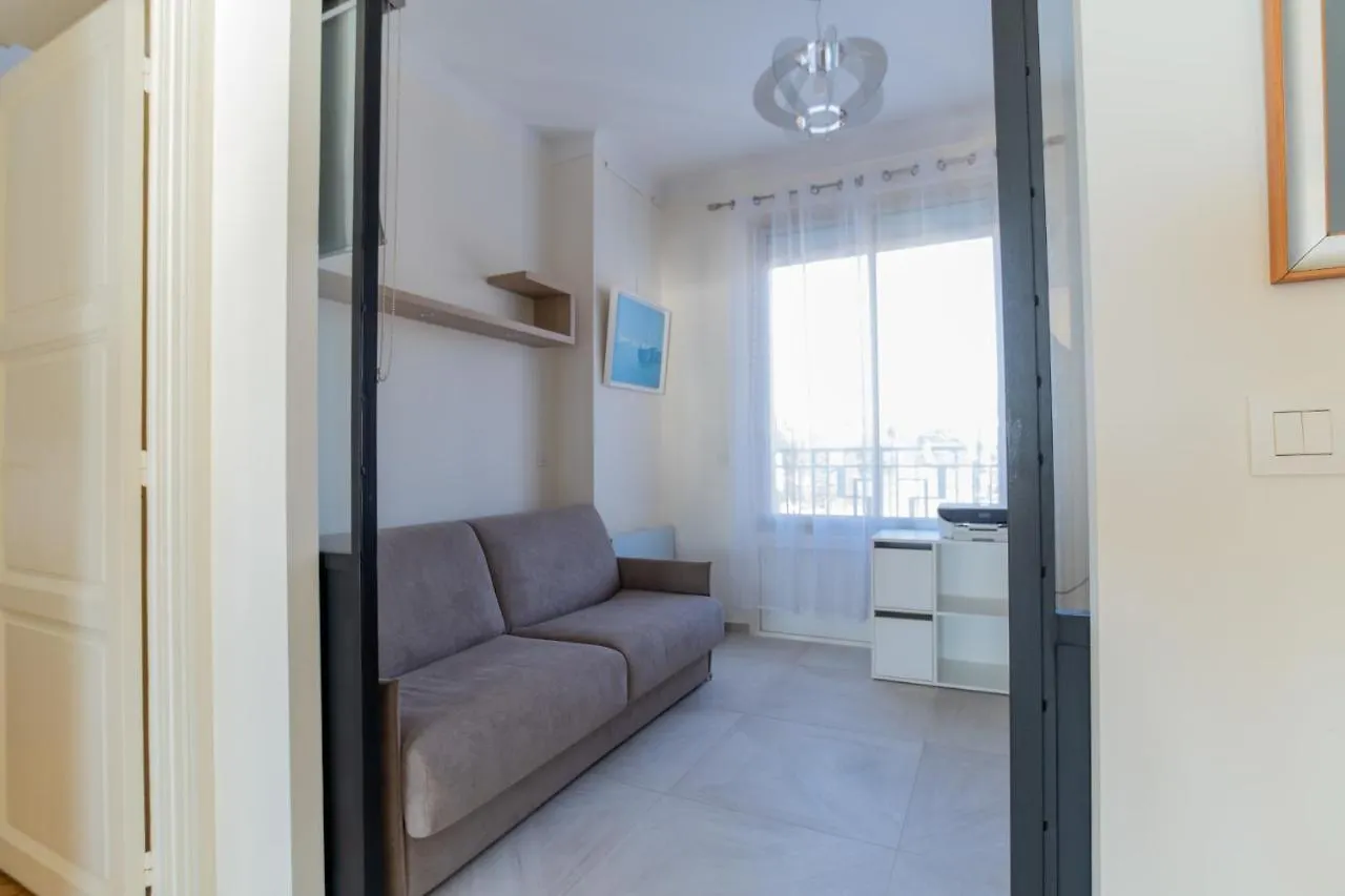 3-Br Apartment Sea View By The Beaches Cannes France