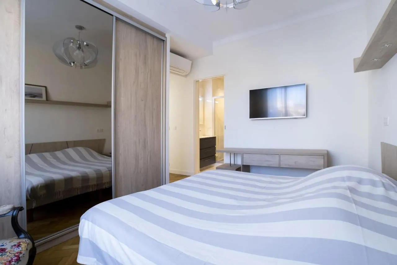 3-Br Apartment Sea View By The Beaches Cannes France